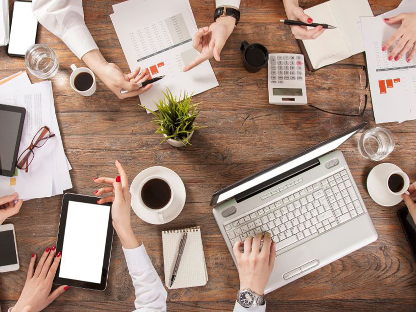 Landing Page Feature size 850 x 638 Governance